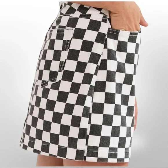 🖤🤍 Urban Outfitters Checkered Mini Skirt | O-Ring Zip | Size 5/27 - Picture 3 of 11
